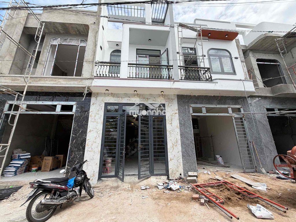 Nhà trệt lầu - 2
