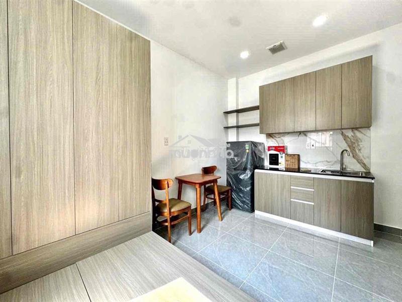 Studio cửa sổ trời gần parc mall có thang máy full nội thất