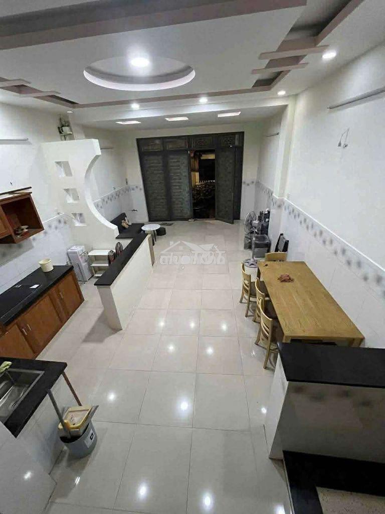 Nhà đẹp hẻm rộng rãi - có nội thất