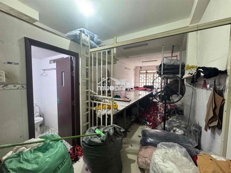 Cần cho thuê tầng 1 ngang 4,5 x 15m hẻm vườn lài chứa hàng