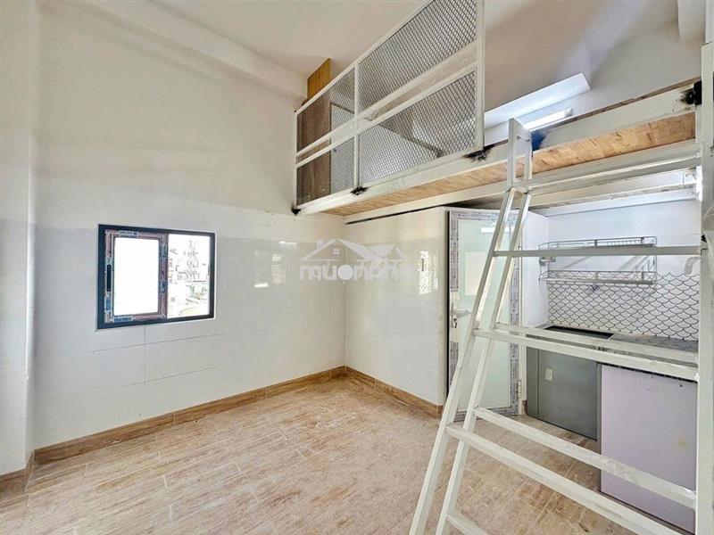 Phòng gác cao cuối lý thánh tông gần vhu, huflit, đầm sen. giá 3x