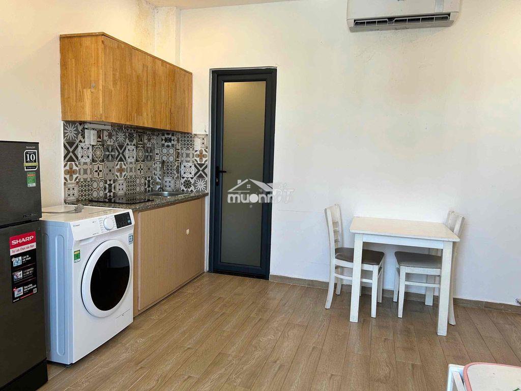 Studio bancon sát tdtu 5p - 2