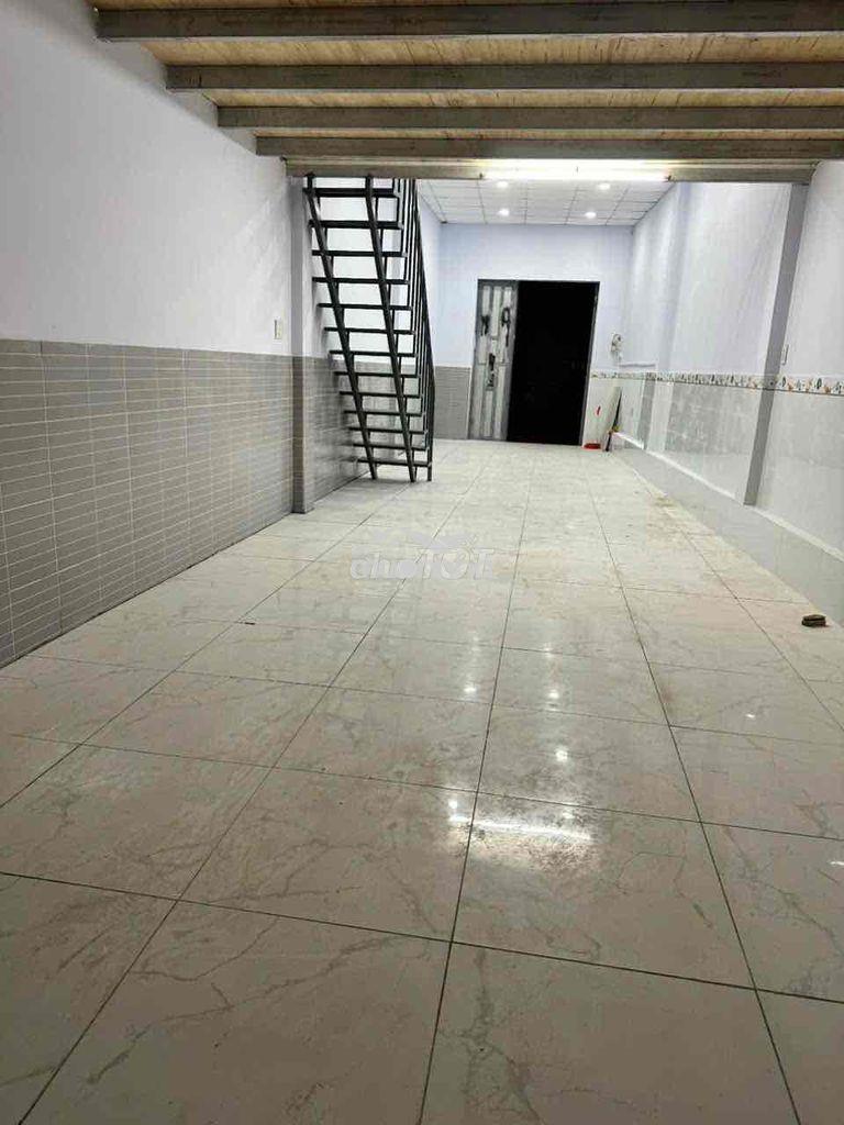 Nhà như hình - 4x17m - 5tr/ tháng - 2
