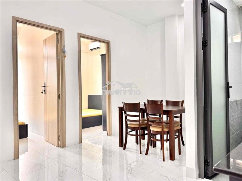 Trống 1 phòng căn hộ 2 phòng ngủ - đầy đủ nội thất - ban công