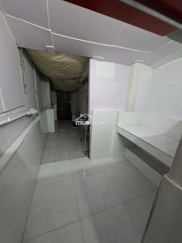 Cho thuê nhà nguyên căn,diện tích thoáng mát có sân vườn,có lửng