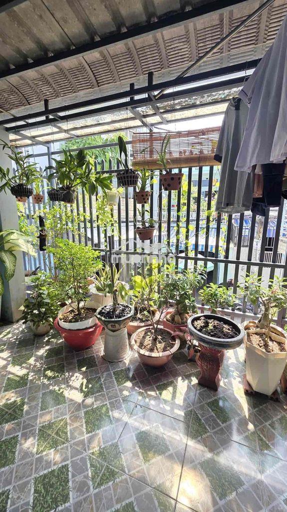 Hot, bán gấp nhà riêng tỉnh lộ 10, 54m2, 2 tầng, sát hẻm xe hơi chỉ 3t - 4