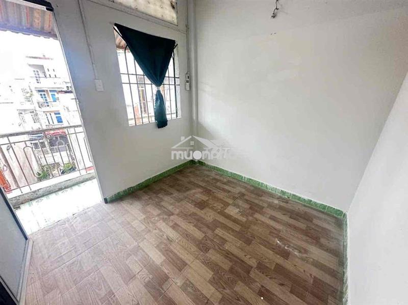 Phòng ban công cửa sổ thoáng giáp nguyễn xí bình thạnh