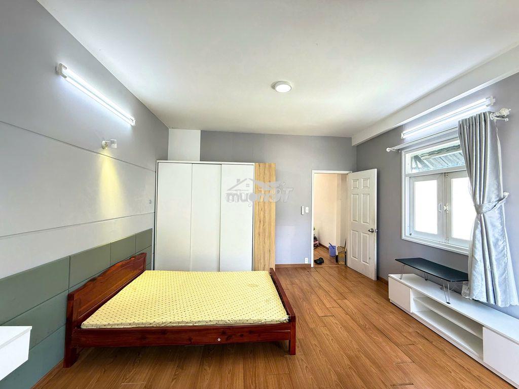 Phòng quận 7, ban công , cửa sổ trời , nội thất đẹp - giá 3.8tr. - 4