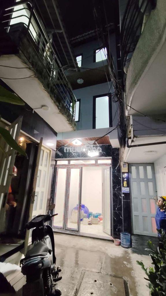 Nhà 3tầng trung tâm q8 ,ko lộ giới,ko qui hoạch  chỉ hơn 2 tỷ