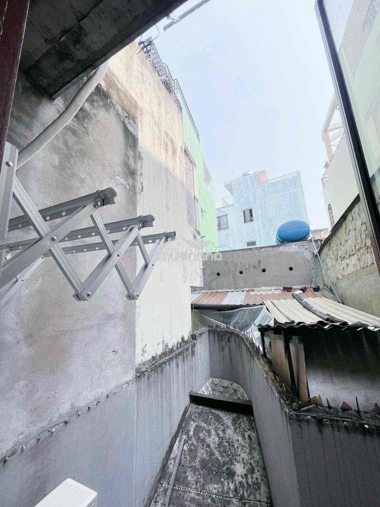 Phòng có gác-40m2-372 cmt8- tòa nhà viettel - 4