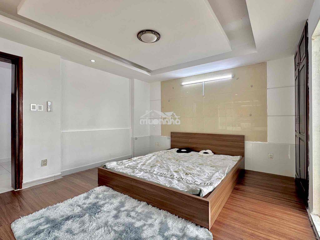 Ban công quận 6, tách bếp rộng - 3