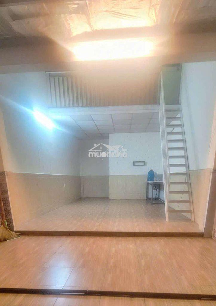 Cho thuê nhà cấp 4 dt 4 x9 gác lửng