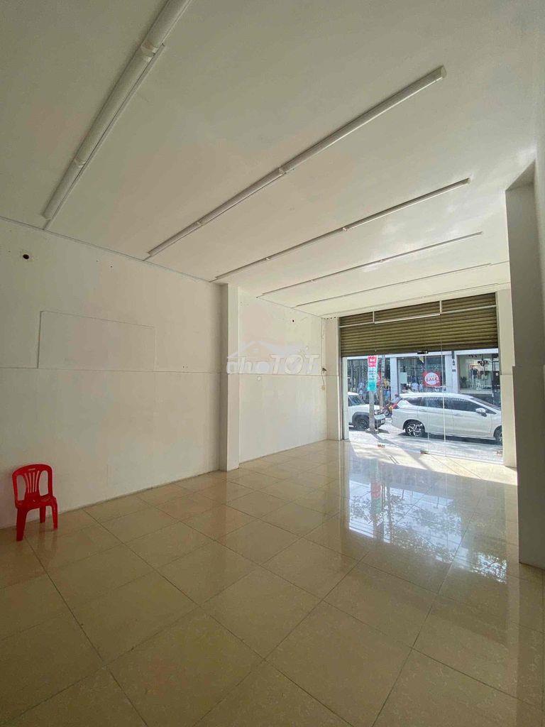 Mặt tiền yersin - gần các brand lớn - thiện chí thương lượng