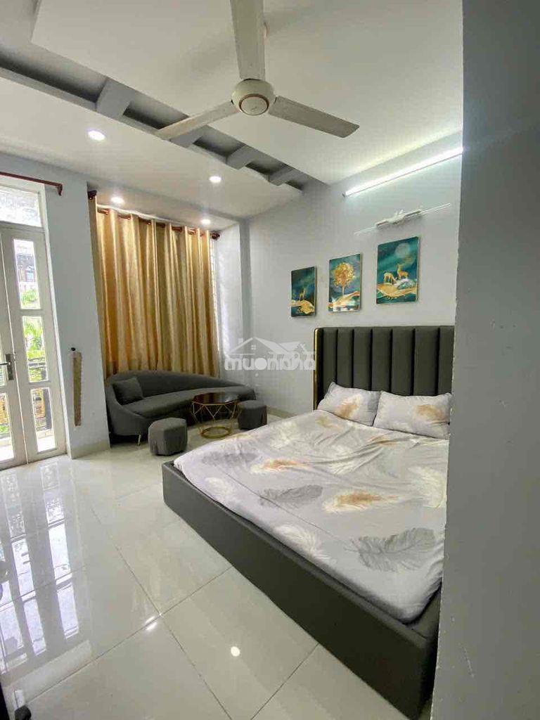 Tân phú  phòng full nội thất cao cấp bancol