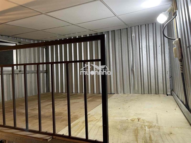 Ngay hẻm 300 nguyễn văn linh , 30m2 , giá 2tr , điện 3.5k , nước 20k