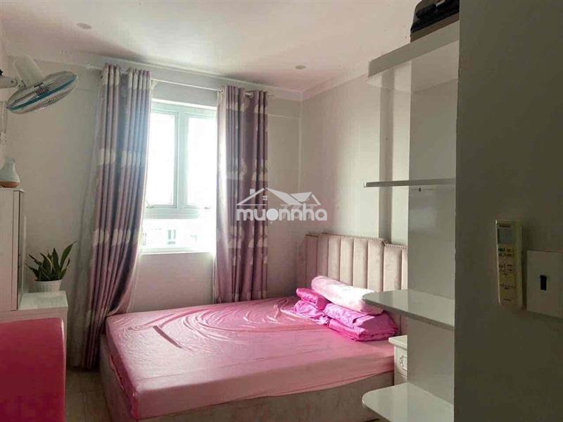 Bán căn hộ 1 phòng ngủ. đầy đủ nội thất. có phòng đa năng lớn .