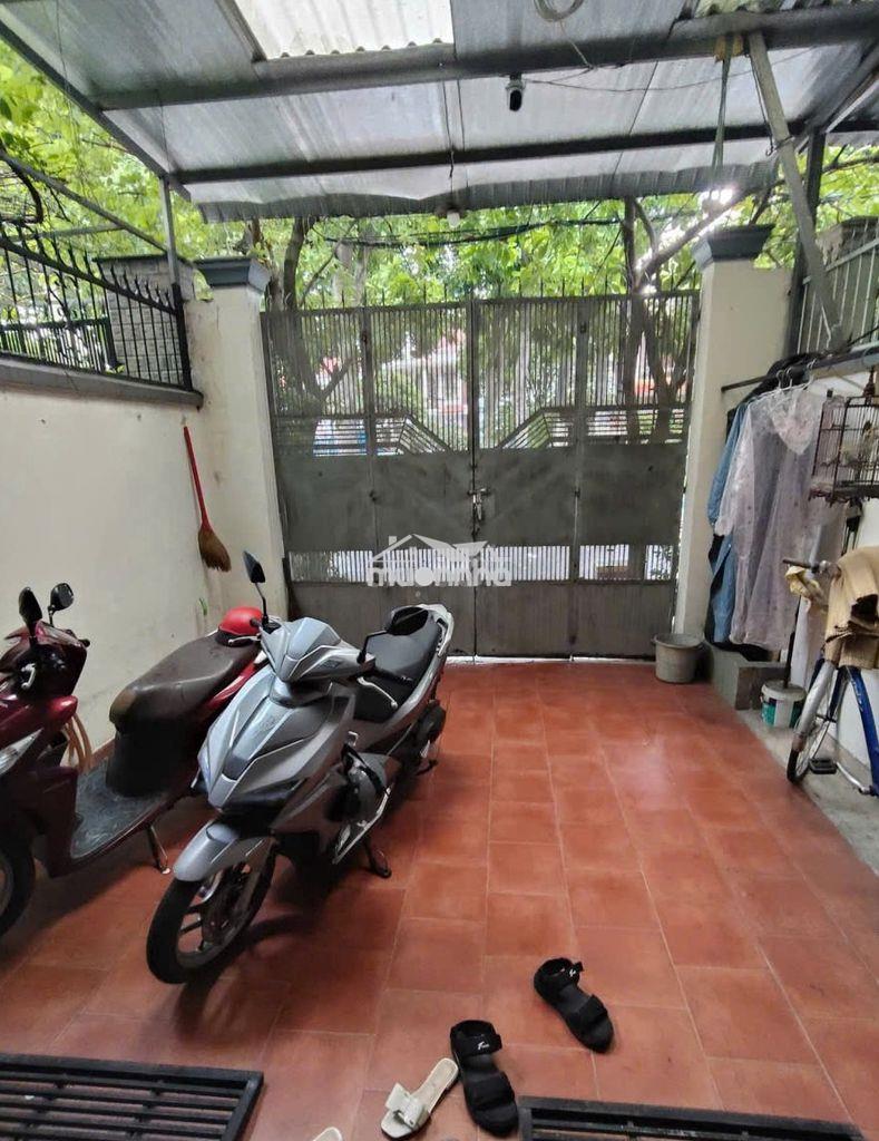 Cho thuê nhà 80m2 1 trệt 3l đường oto cv hoàng diệu 2 thủ đức 18tr - 4