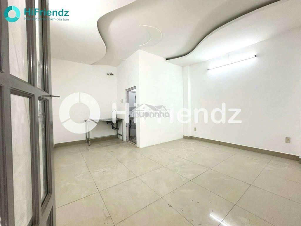 Phòng studio giá rẻ cửa sổ - đi bộ qua vhu - sẵn máy lạnh - hỗ trợ cọc - 4
