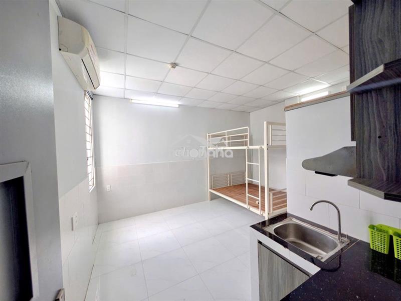 Phòng ngay ngã tư bình thái, thuận tiện đến spkt - giờ giấc tự do