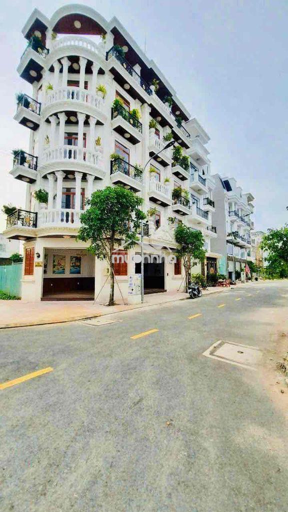 Cho thuê nhà rẻ có thang máy quận 12 dt 5x16 1trệt 3lầu 4pn 5wc