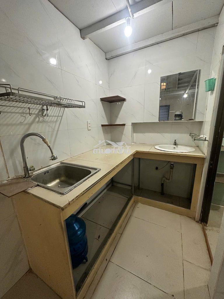 Cho thuê phòng trọ, có gác cao, cửa sổ trời thoáng mát, chỗ để xe rộng - 4