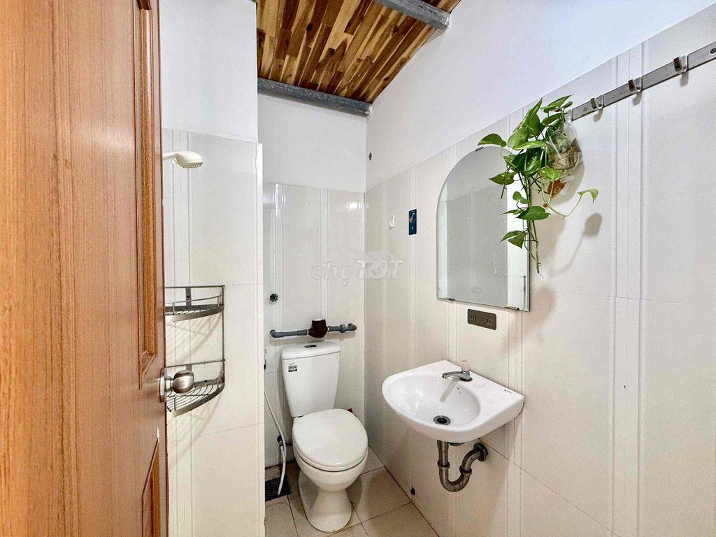 Giá siêu tốt!! studio balcon 20m2 thoáng mát có nt ngay cao thắng q3 - 4