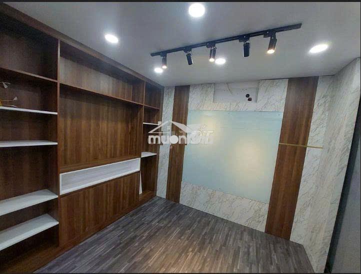Nhà góc 2 mặt hẻm ngô quyền q10 3.6x12 2 lầu 17tr hẻm xe hơi - 4