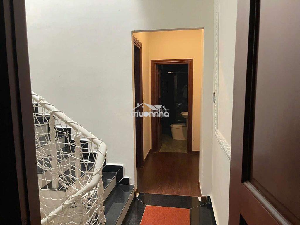Nhà 2 lầu 3pn hẻm xe hơi gần lý phục man - 4