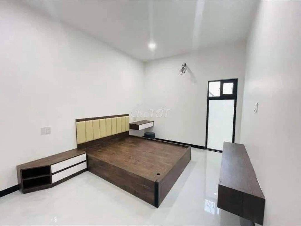 Thường xuyên đi công tác xa bán lại nhà cuối đường đồng khởi - 2