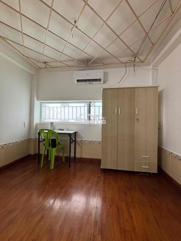 Phòng q10 ngay nguyễn tiểu la - đi bộ ra ueh cơ sở b - full nội thất - 3
