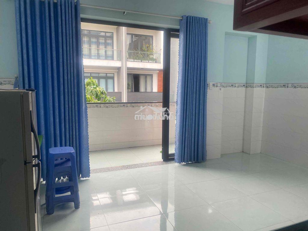 Phòng có ban công lầu 1 - 3