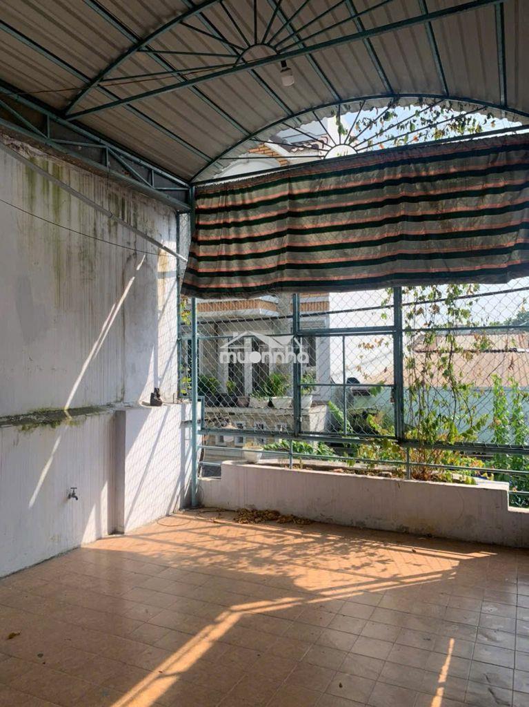 Cho thuê nhà đường tân hương khúc gần độc lập : 4 x 14 m : 3 pn