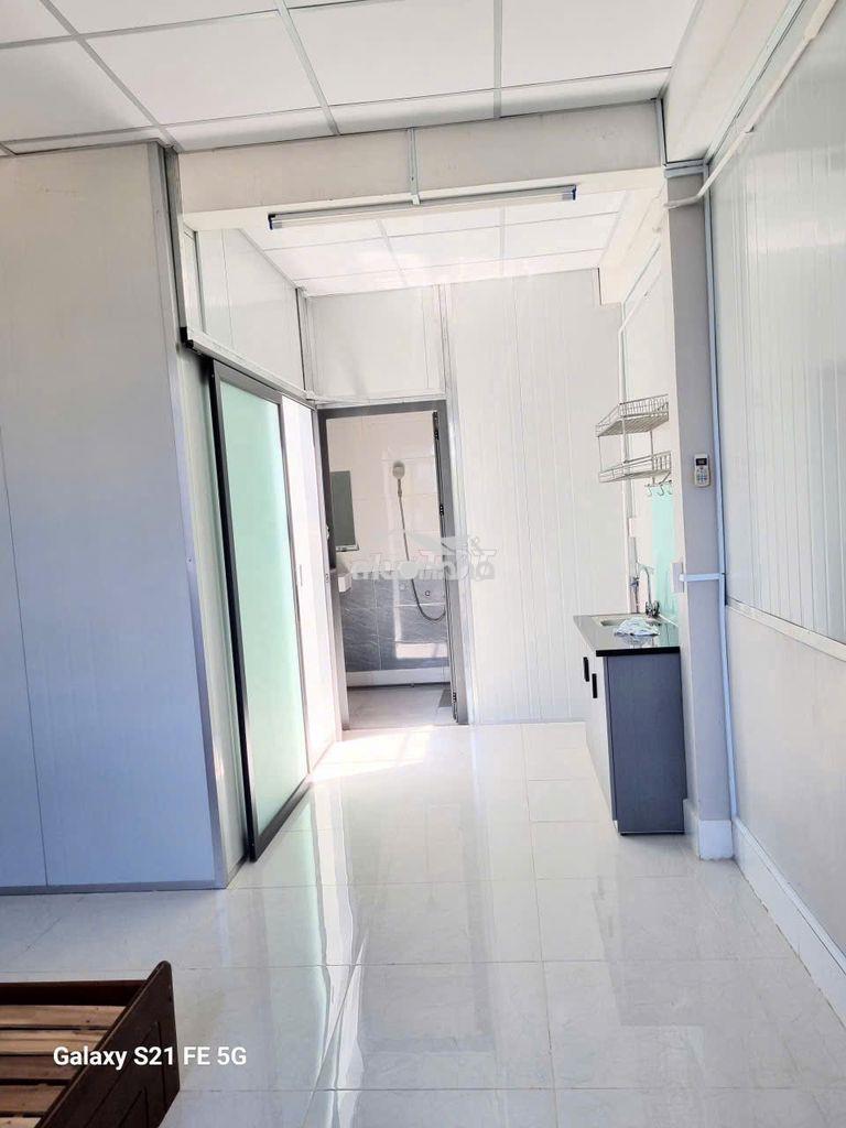Chính chủ cho thuê căn hộ mini, hẻm xe hơi, gần cầu vượt hàng xanh. - 4