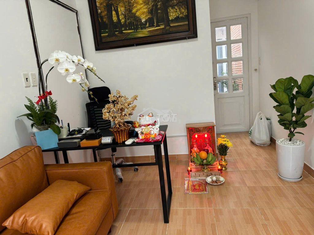 Chính chủ cho thuê nhà có sân vườn xinh sau lưng chung cư citi graden - 2