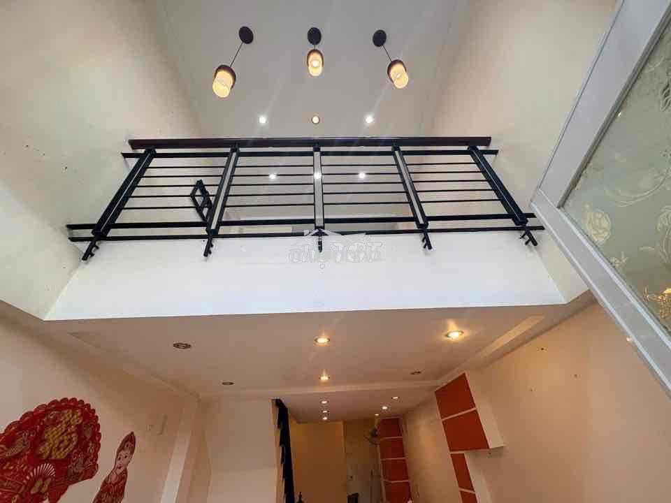 Nhà đẹp, hẻm xe hơi, 3 lầu sân thg, 4p. ngủ 4wc ở gd và kd ok - 4