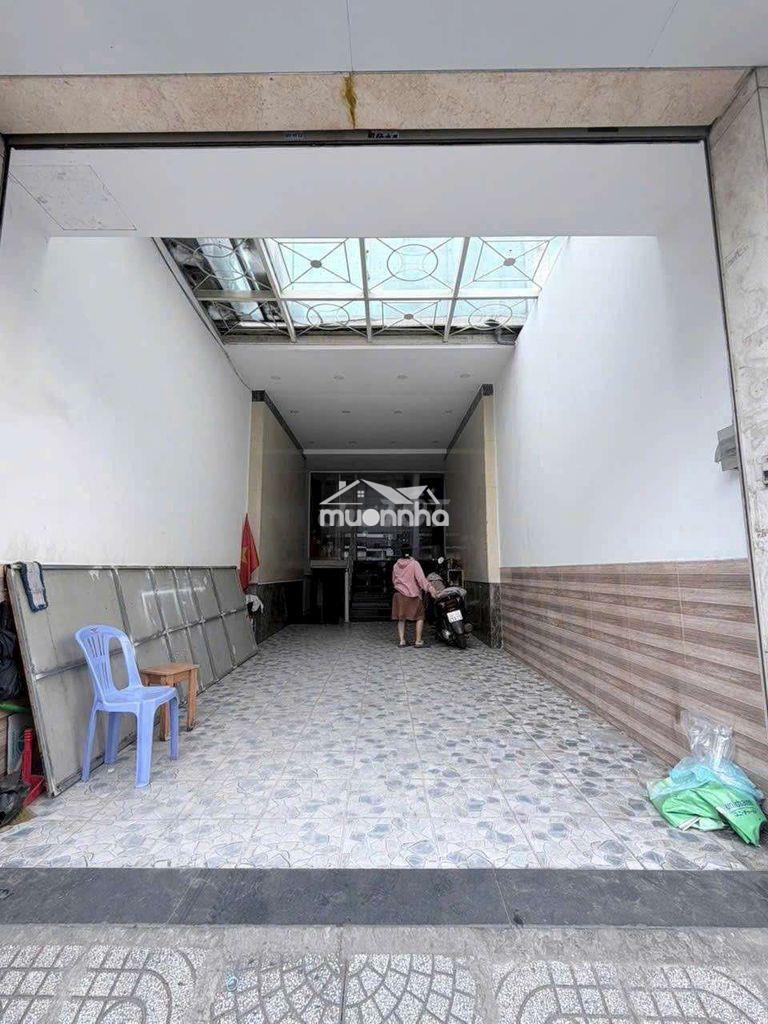 Toà nhà ốp kính sang trọng, có hầm và thang máy, pccc đầy đủ - 2