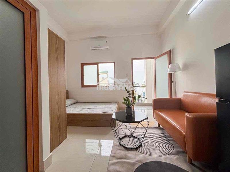 Căn ban công to, full nội thất, thoáng mát