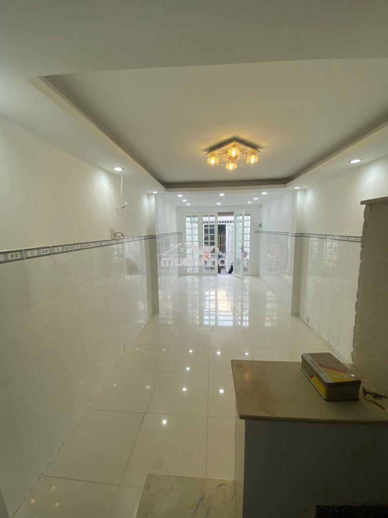 Bán nhà mặt tiền - đường lê thị bạch cát. 4 tầng lầu. nhà đẹp.