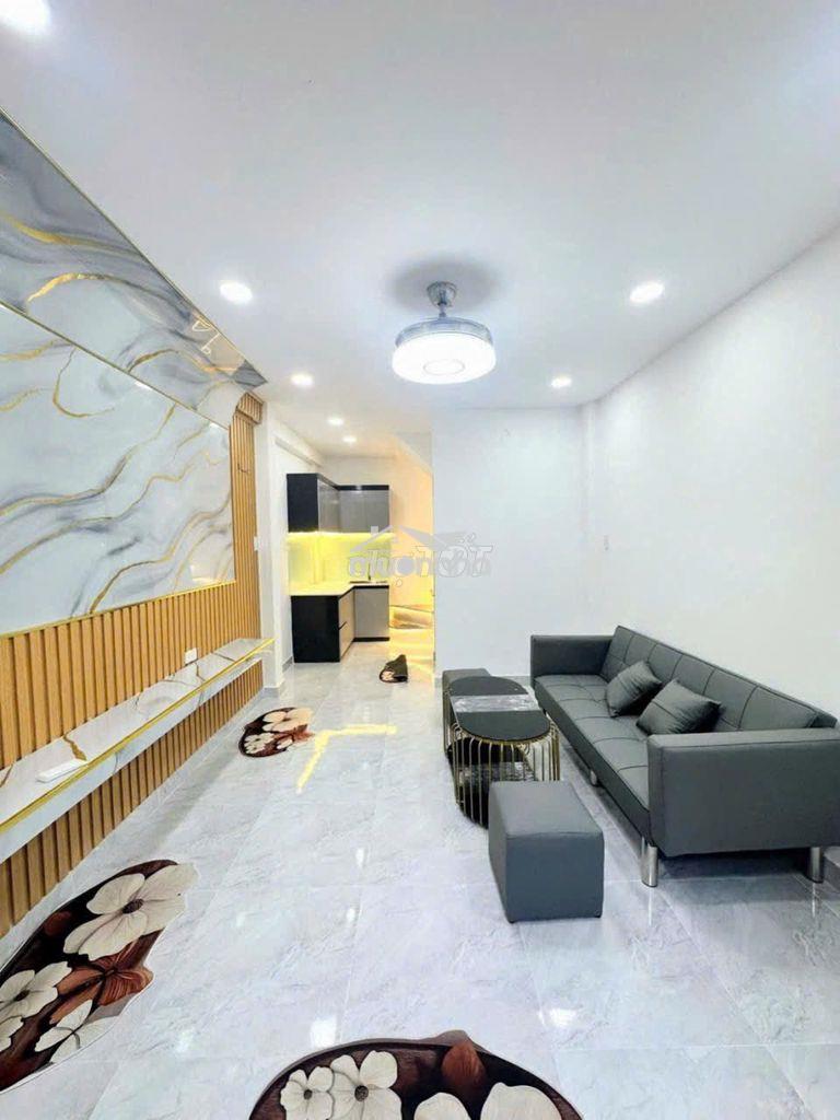 NHÀ PHỐ TRỆT 2 LẦU. CÓ 3PN 3WC. NGAY TRUNG TÂM Q4. HỖ TRỢ BANK - 2