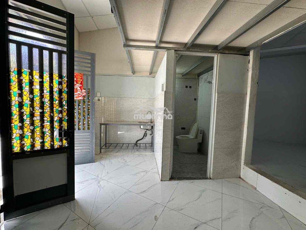 Kiot có gác và 1pn 1wc hẻm lớn ở hay kinh doanh đều đc - 3