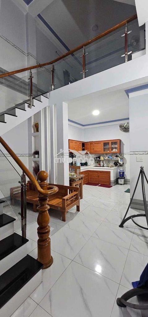 Nhà lầu gần ngã ba cây lơn giá 7 triệu  - 2