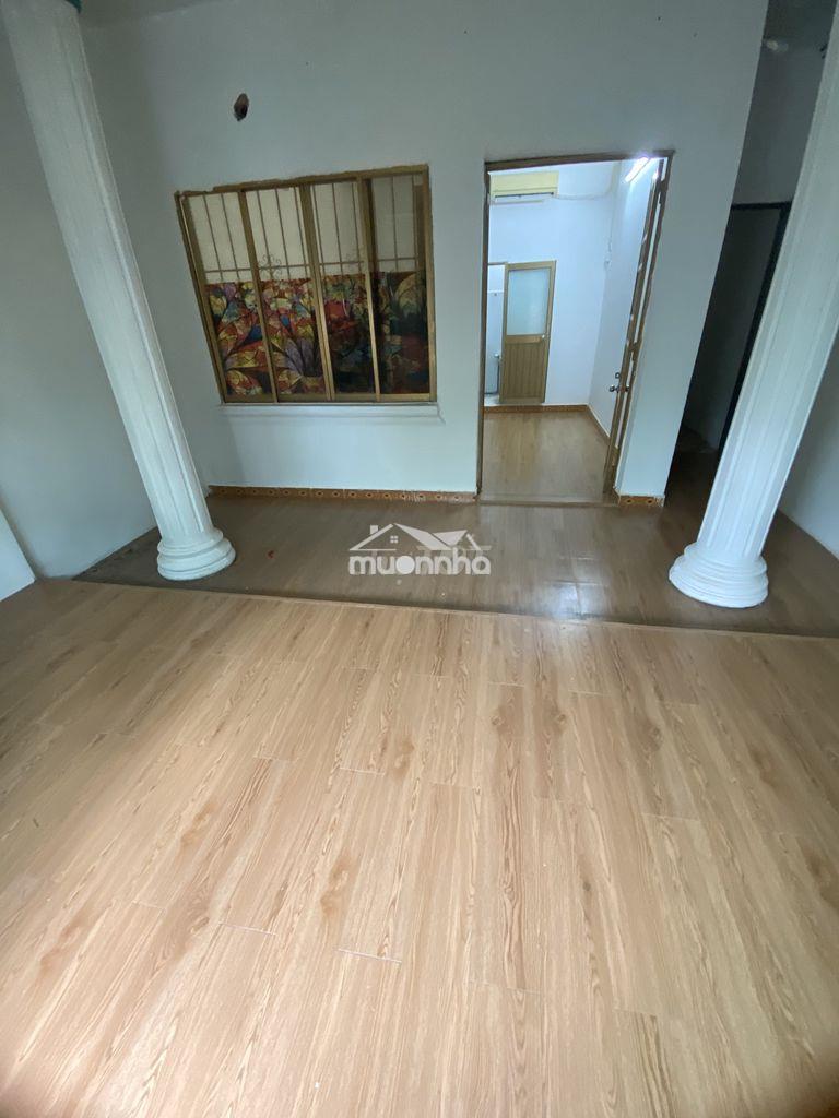 Phòng cao cấp 45m2 mặt tiền đường cmt8 gần chợ hoà hưng