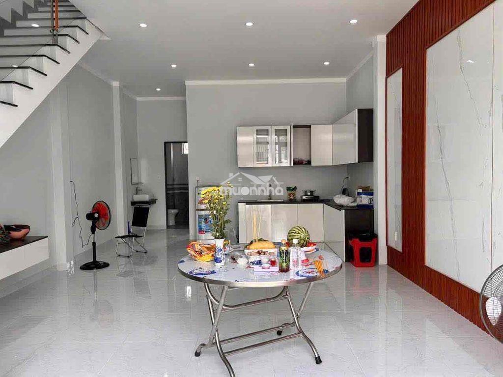 Cho thuê gấp nhà 1 trệt 1 lầu mới tinh sân xe hơi sau chợ tân bình - 2
