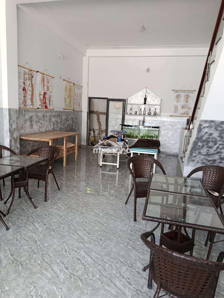 Tầng trệt chung cư thuận kiều