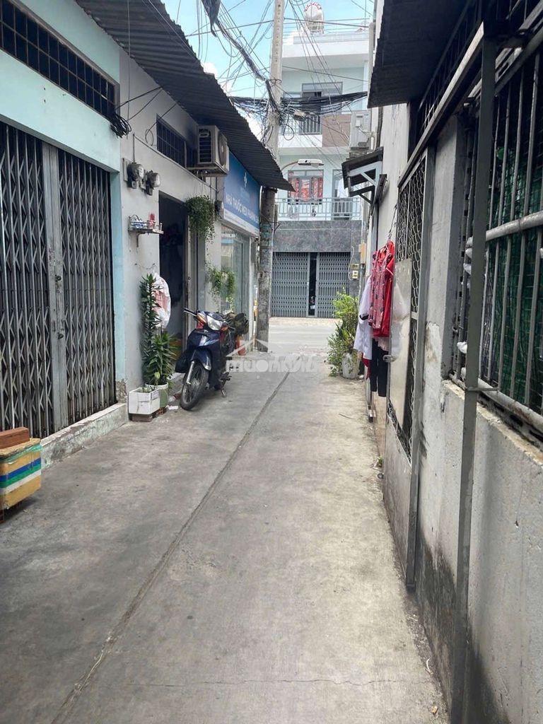 Miếu bình đông - nhà 2 tầng - 32m2 - 4x8m - vài bước ra mặt tiền - 2