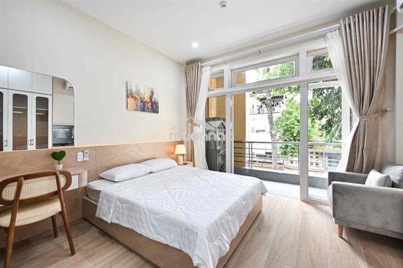 Vừa trống căn ban công lớn - ngay trung tâm tiện đi lại - giá siêu mêm