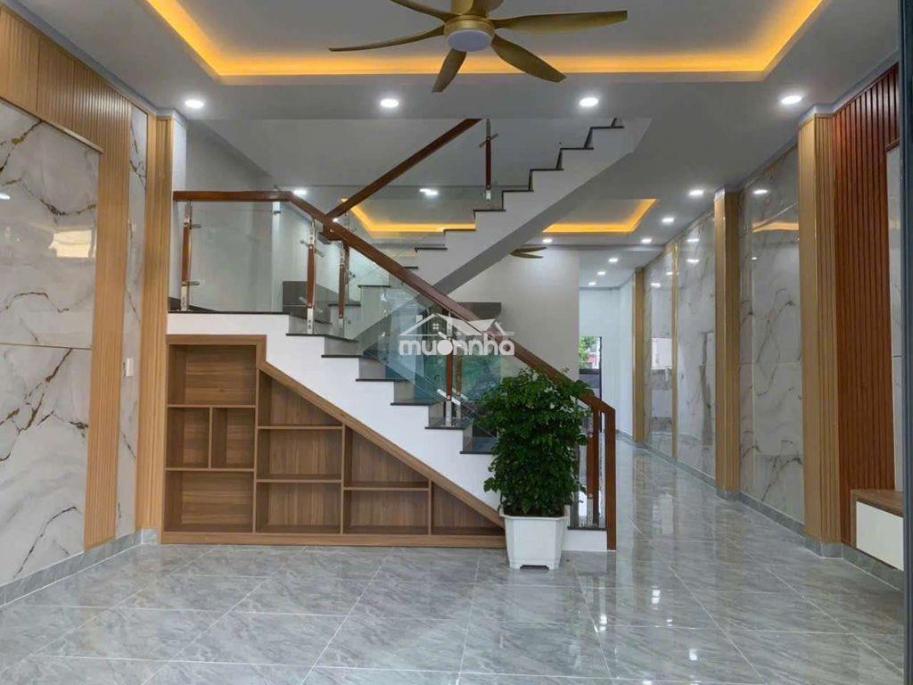 Nhà lầu trong khu dân cư, gần đường quốc lộ và nhiều tiện ích - 2