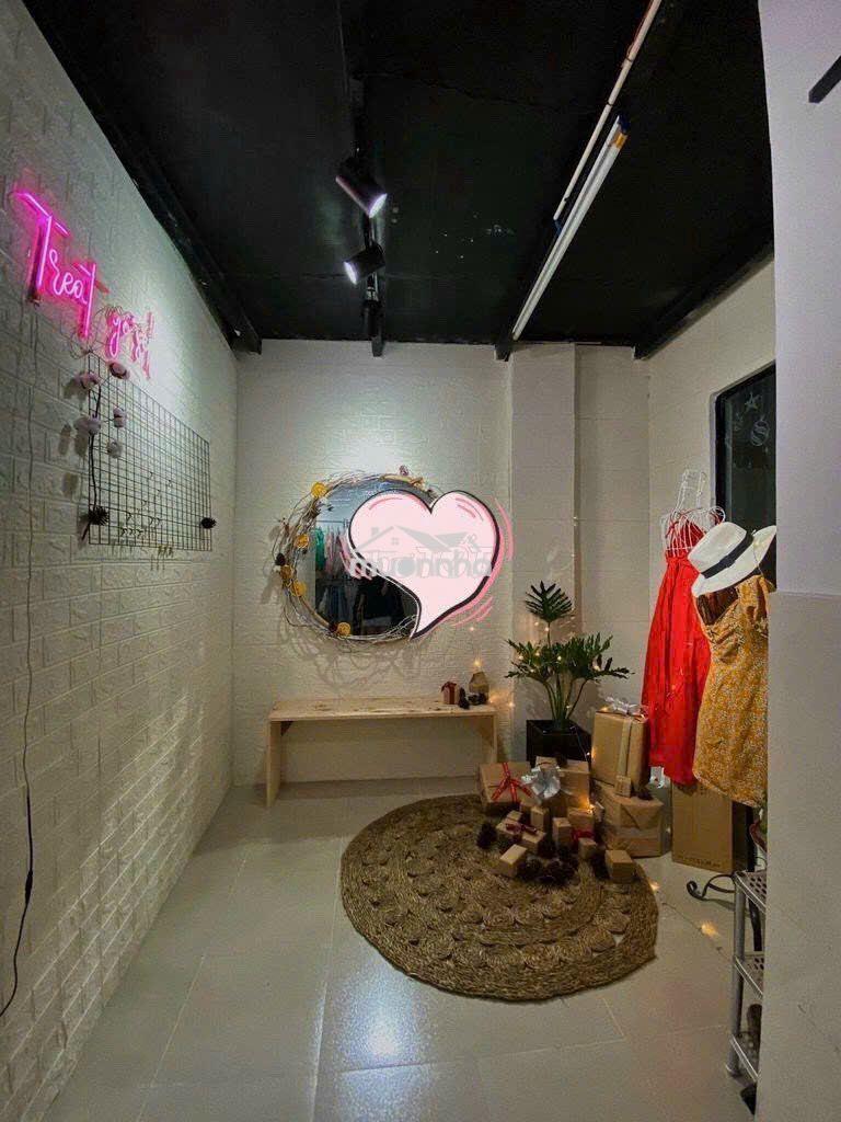 Cho thuê nhà nguyên căn làm văn phòng hoặc studio showroom