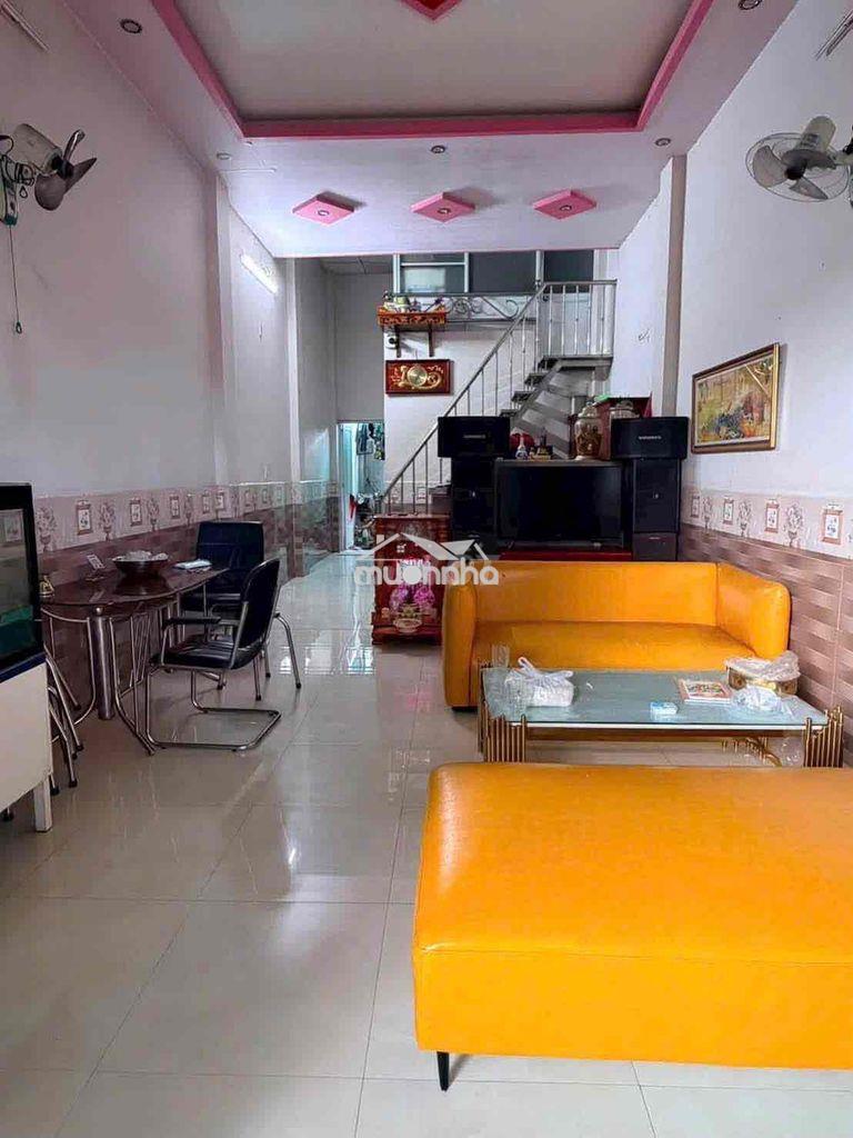 Nhà cổng 11 phước tân giá công nhân 700tr nhà to đường ô tô đầy đủ