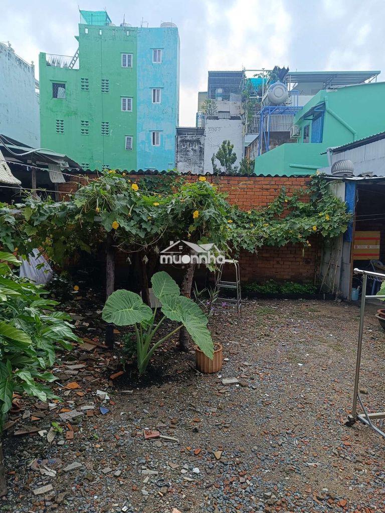 Lạc long quân q11-nhà nát 90m2-ngang 10m -hẻm 3.5m. (51tr/m2) - 2